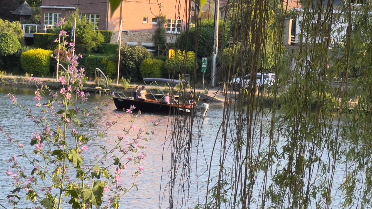 فيلا Pieds Dans L'Eau Private Wellness Bordure De Meuse Lustin المظهر الخارجي الصورة