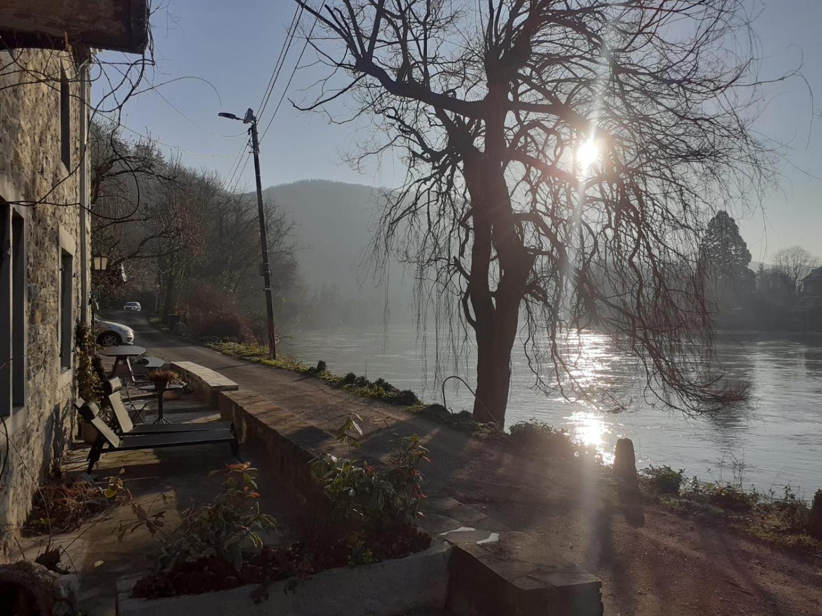 فيلا Pieds Dans L'Eau Private Wellness Bordure De Meuse Lustin المظهر الخارجي الصورة