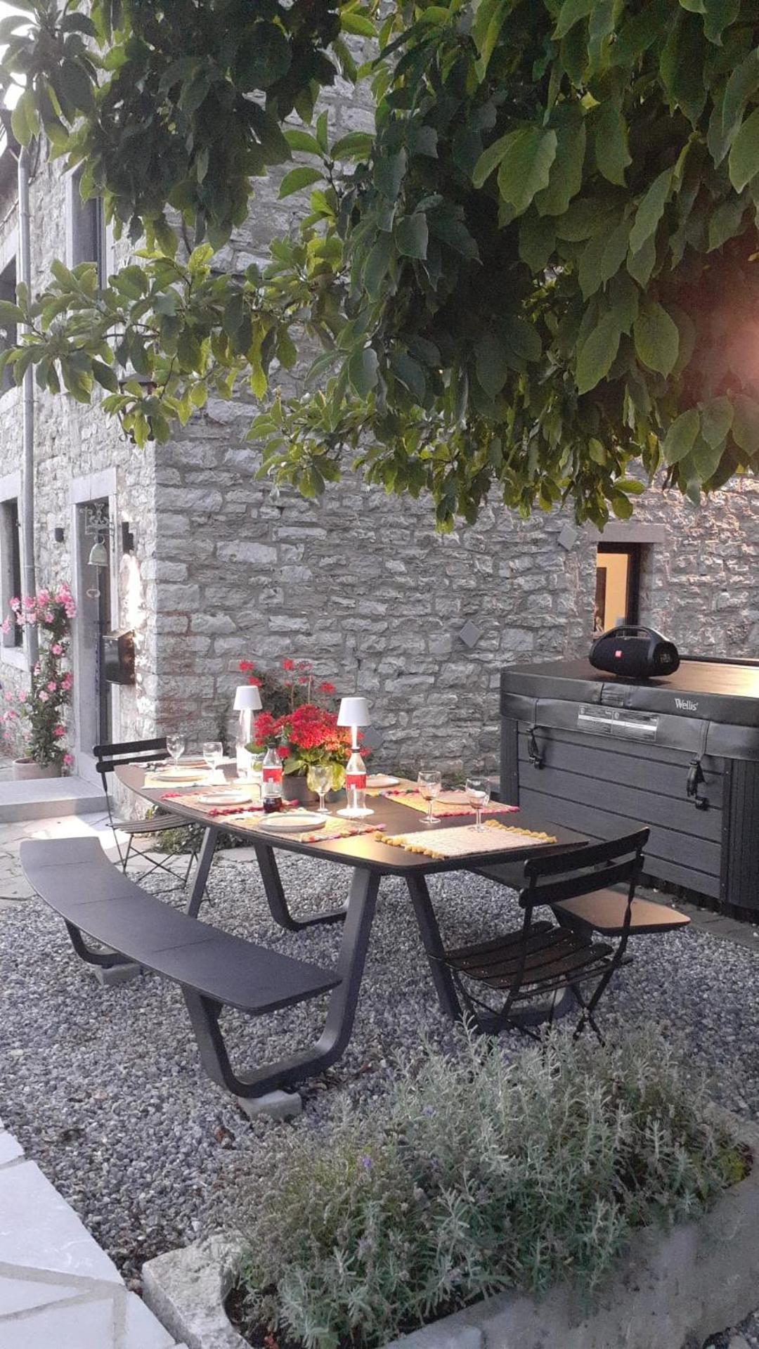 فيلا Pieds Dans L'Eau Private Wellness Bordure De Meuse Lustin المظهر الخارجي الصورة