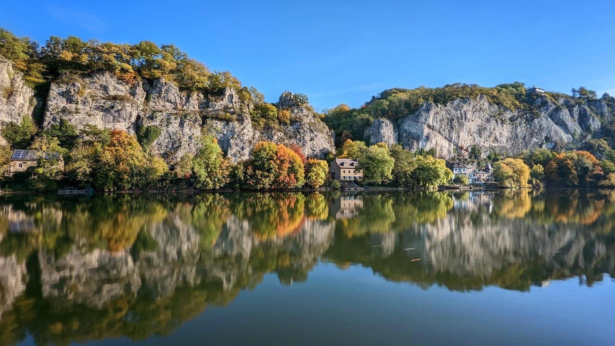 فيلا Pieds Dans L'Eau Private Wellness Bordure De Meuse Lustin المظهر الخارجي الصورة